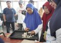Warga Kampung ProKlim Mawar, Kelurahan Sukasari, Kota Tangerang, Berhasil Mengolah Sampah Organik Menjadi Kompos untuk Tanaman. Dok. (Ist)