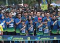 Gubernur Banten Andra Soni bersama General Manager PLN UID Banten Tonny Bellamy, jajaran pemerintah daerah, dan tamu undangan mengikuti rangkaian pembukaan PLN Mobile Jawara Run 2026. Doc. (Ist)