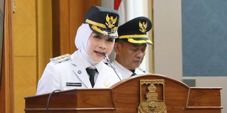 Bupati Serang Ratu Rachmatuzakiyah dan Wakil Bupati Serang Najib Hamas. Dok (ist)