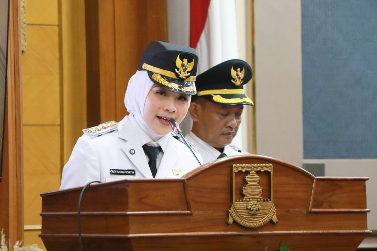 Bupati Serang Ratu Rachmatuzakiyah dan Wakil Bupati Serang Najib Hamas. Dok (ist)