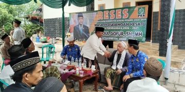Wakil Ketua DPRD Kabupaten Serang, Abdul Gofur saat menggelar reses di Desa Ragas Masigit, Kecamatan Carenang. Dok. (Ist)