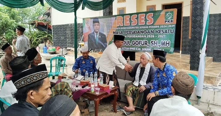 Wakil Ketua DPRD Kabupaten Serang, Abdul Gofur saat menggelar reses di Desa Ragas Masigit, Kecamatan Carenang. Dok. (Ist)